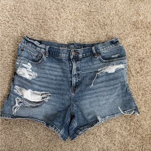 American Eagle Distressed ‘Relaxed Short’